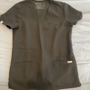 Casma Three-Pocket Scrub Top